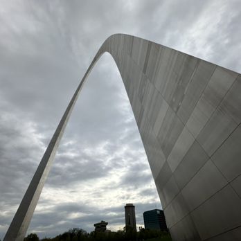 Gateway Arch - Landmarks & Historical Buildings Near Me - St. Louis, Missouri