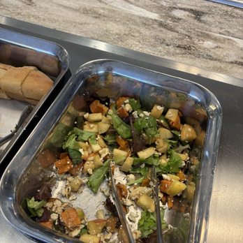 Escape Lounges - Fall Harvest Salad - Airport Lounges Near Me - St. Paul, Minnesota Escape Lounges - Fall Harvest Salad - Airport Lounges Near Me - St. Paul, Minnesota