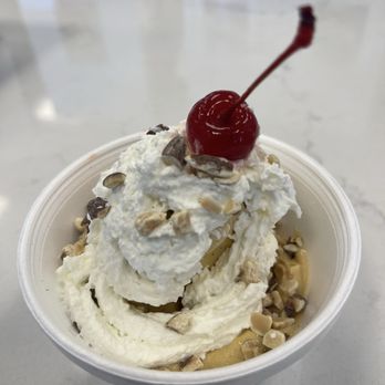 Elite Experience: Strickland's Ice Cream - Butterscotch sundae - Yelp Events Near Me - Costa Mesa, California