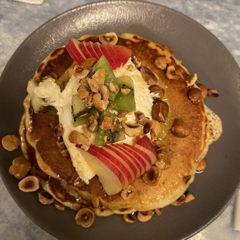 Kozy Bosquet - Pancakes with seasonal fruit - Coffee & Tea Near Me - Paris, 75 Kozy Bosquet - Pancakes with seasonal fruit - Coffee & Tea Near Me - Paris, 75