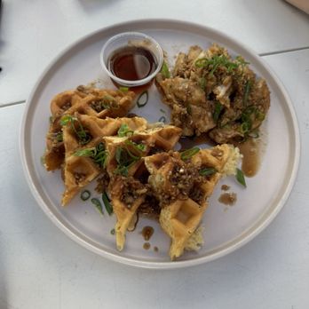 Southern Love - Chicken and waffles - Southern Near Me - Honolulu, Hawaii