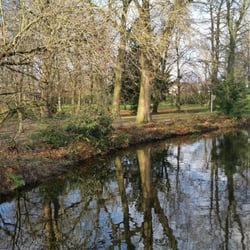 Stadtpark Buxtehude - Im Stadtpark scheint gerade die Sonne.