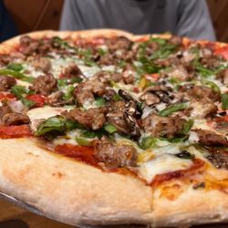 Giovanni's - Masterpiece Pizza (Large)