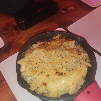 Lit Kitchen & Lounge - Gouda Mac N Cheese - New American Near Me - Dallas, Texas Lit Kitchen & Lounge - Gouda Mac N Cheese - New American Near Me - Dallas, Texas