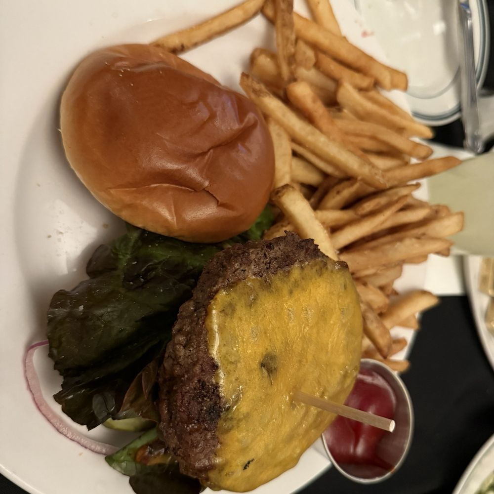 Daily Grill - Chop House Cheeseburger - American Near Me - Palm Desert, California Daily Grill - Chop House Cheeseburger - American Near Me - Palm Desert, California