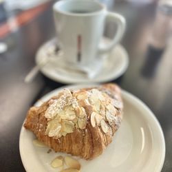 Chocolate Fashion - ALMOND CROISSANT