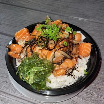 Amy's Shrimp And Poke Shack - salmon shoyu limu poke bowl - Poke Near Me - Honolulu, Hawaii Amy's Shrimp And Poke Shack - salmon shoyu limu poke bowl - Poke Near Me - Honolulu, Hawaii