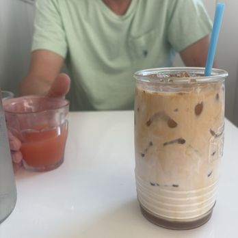 Pop Over Eatery - Blood Orange Juice and Maple Cinnamon Latte - Breakfast & Brunch Near Me - Mystic, Connecticut