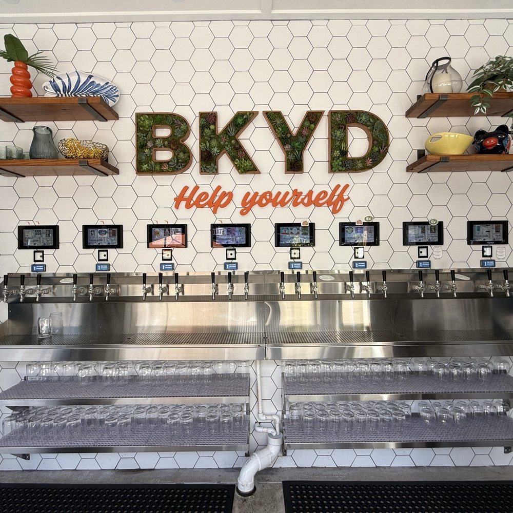 The Backyard - Tap beer/wine station - Food Trucks Near Me - Ocoee, Florida