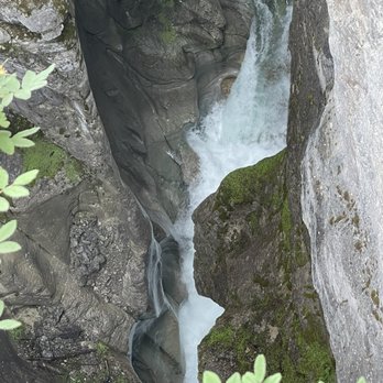 Maligne Canyon - Hiking Near Me Maligne Canyon - Hiking Near Me