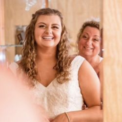 Deena Salon - Gorgeous Carmel Highlights for this Beautiful Bride