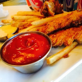 Ruby Tuesday - Kids' meal chicken strips - Burgers Near Me - Crossville, Tennessee Ruby Tuesday - Kids' meal chicken strips - Burgers Near Me - Crossville, Tennessee