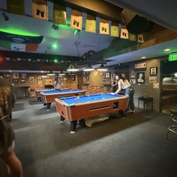 Bloom's Irish Pub - Free pool tables.