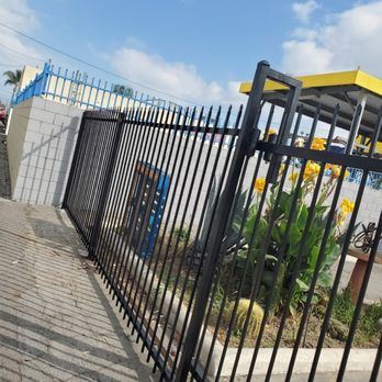 Modern Fence Co - Paint was really well done here - Fences & Gates Near Me - La Puente, California Modern Fence Co - Paint was really well done here - Fences & Gates Near Me - La Puente, California