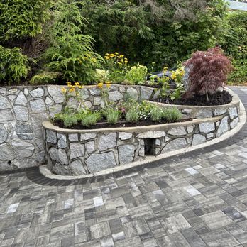 De Castro Contracting - Landscaping Near Me - Coquitlam, British Columbia