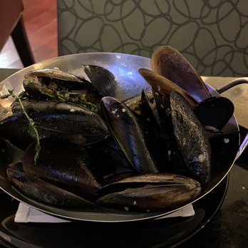 Tapas Bar - Mussels in white wine sauce - Tapas Bars Near Me - Hong Kong, HK Tapas Bar - Mussels in white wine sauce - Tapas Bars Near Me - Hong Kong, HK