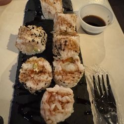 Candela Asian Food - Shrimp tempura roll in soy paper