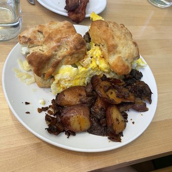 Rooster - Downtown - Brunch Burger - Creperies Near Me - St. Louis, Missouri