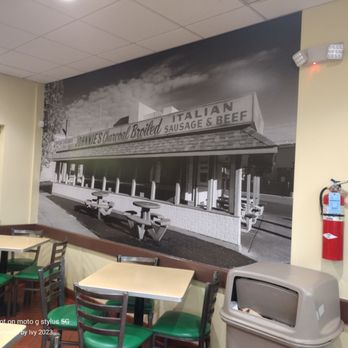 Johnnie's Beef - The original Johnnie's 07/29/2023 - Hot Dogs Near Me - Arlington Heights, Illinois