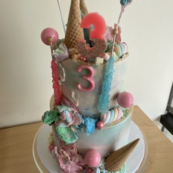 Monicakes Sweets & Dreams - 2 tier cake - Custom Cakes Near Me