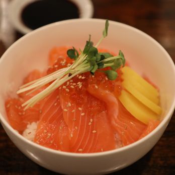 Fansea Sushi - Instagram: @eat_saw_telle  Salmon/Ikura Rice Bowl - Sushi Bars Near Me - Manhattan Beach, California