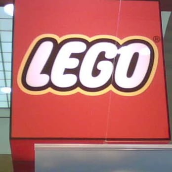 The Lego Store - Toy Stores Near Me - Glendale, California