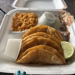 Maris Taqueria  - Birria Tacos