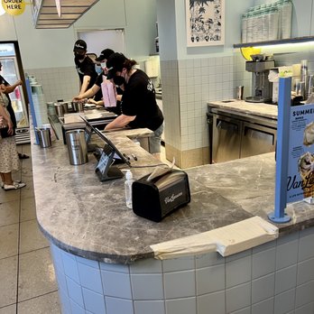 Van Leeuwen - Upper West Side - customers preparing food - Ice Cream & Frozen Yogurt Near Me - New York, New York Van Leeuwen - Upper West Side - customers preparing food - Ice Cream & Frozen Yogurt Near Me - New York, New York