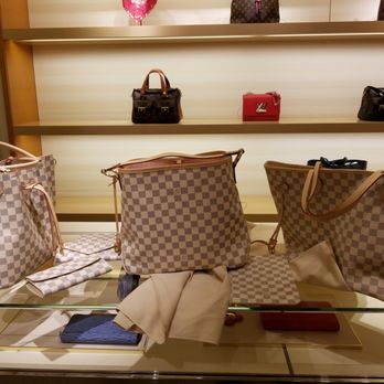 Louis Vuitton Boston Copley - Leather Goods Near Me - Boston, Massachusetts Louis Vuitton Boston Copley - Leather Goods Near Me - Boston, Massachusetts