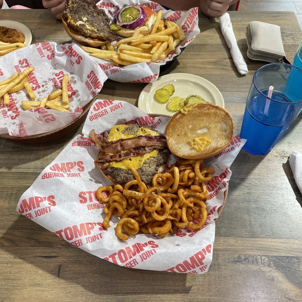 Stomp's Burger Joint 2 - Burgers Near Me - Pearland, Texas Stomp's Burger Joint 2 - Burgers Near Me - Pearland, Texas