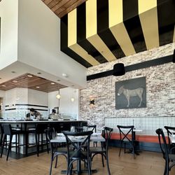 Osteria LuCa - Inside restaurant and pizza oven