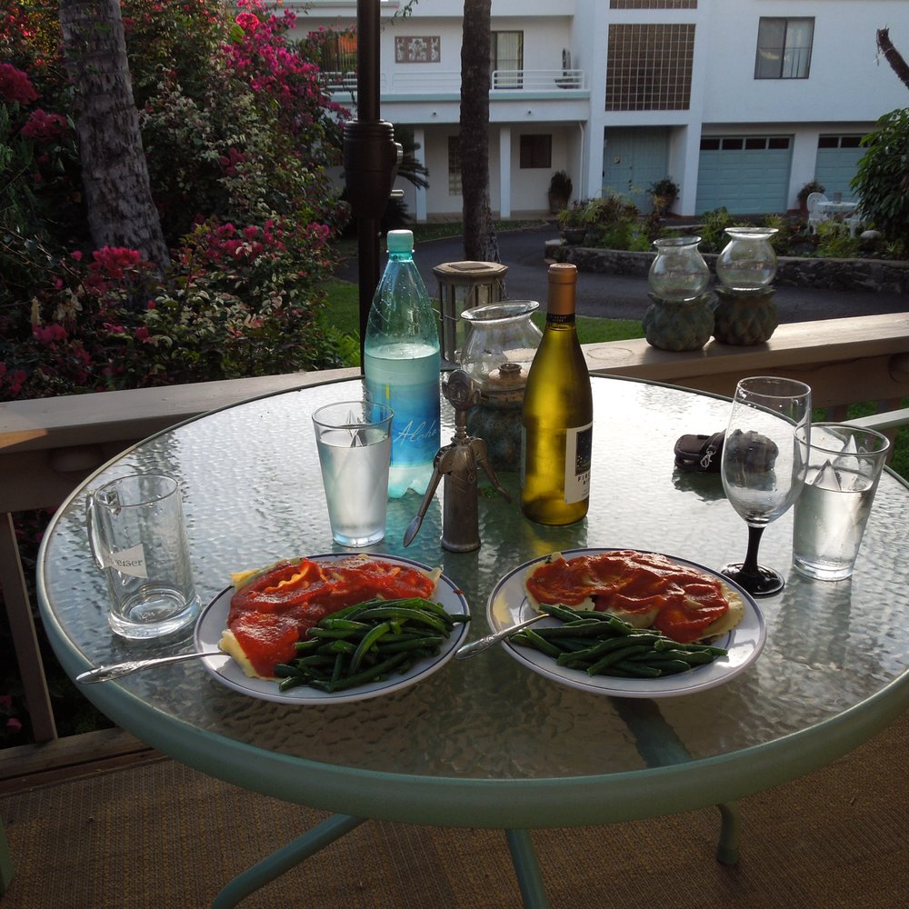 Eva Villa Bed And Breakfast - Home cooked dinner at the cottage. - Bed & Breakfast Near Me - Kihei, Hawaii