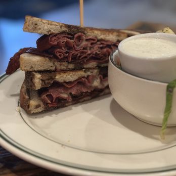 Künstler Brewing - Pastrami sandwich with side salad - Brewpubs Near Me - San Antonio, Texas Künstler Brewing - Pastrami sandwich with side salad - Brewpubs Near Me - San Antonio, Texas