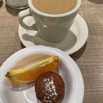Lou Mitchell's - Breakfast & Brunch Near Me - Chicago, Illinois