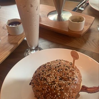 Gordon Ramsay Burger - Farmhouse burger with the oreo crème brûlée shake on the left. - Salad Near Me - Chicago, Illinois