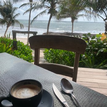 La Valise Tulum - Complimentary breakfast and coffee overlooking the beach on the hotel's patio - Vacation Rentals Near Me - Tulum, ROO