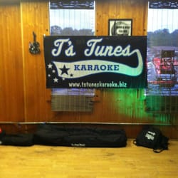 Alibis Club - Karaoke Fridays