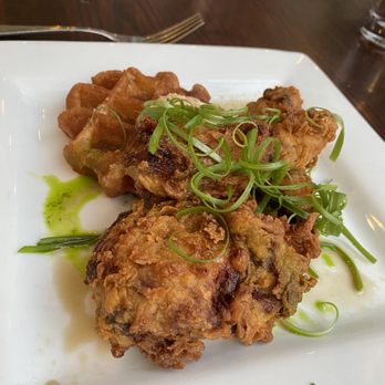 Moonshine 152 - New American Near Me - Boston, Massachusetts