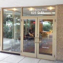 Metro Barber - Metro barber Shop - A very clean and fresh entrance.  Nice, bright interior.  Friendly Barber who knows what she is doing!!!