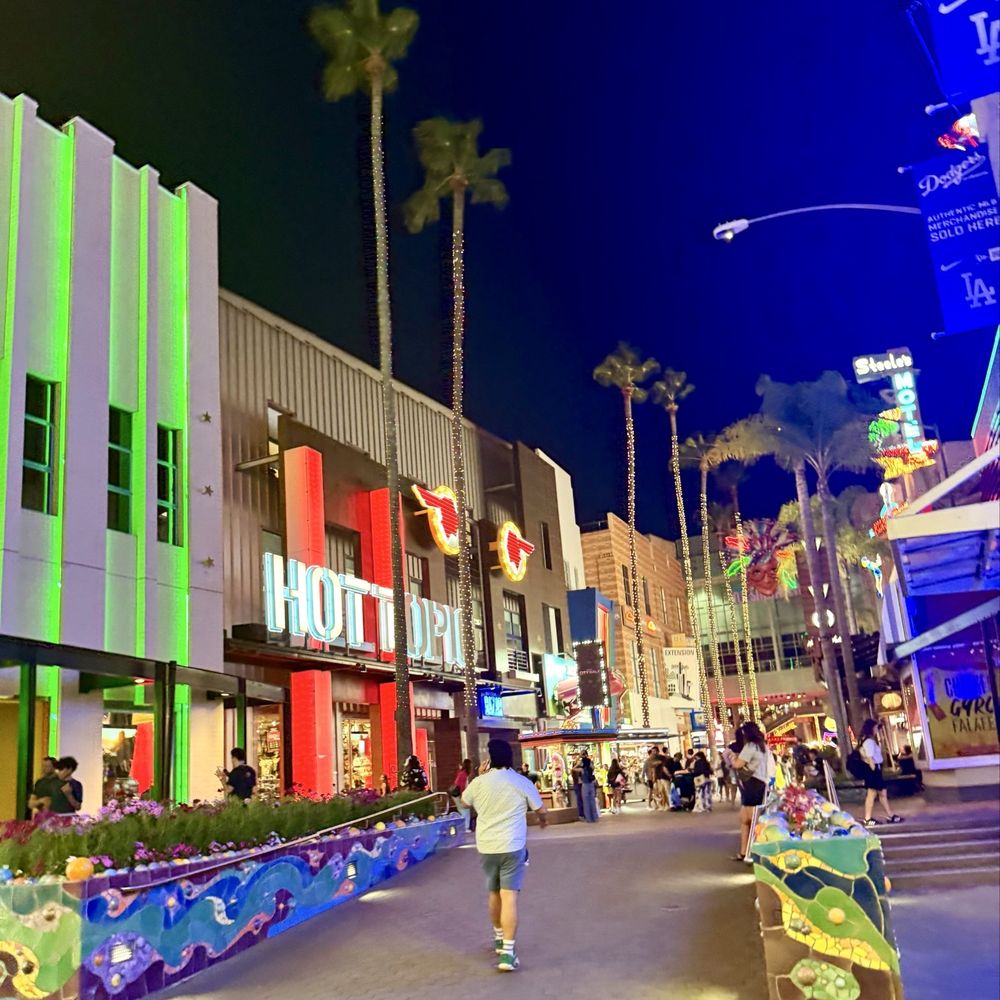 Universal City Walk - Shopping Centers Near Me - Universal City, California Universal City Walk - Shopping Centers Near Me - Universal City, California