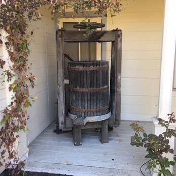 Del Rio Vineyards - Wine Tasting Room Near Me - Gold Hill, Oregon Del Rio Vineyards - Wine Tasting Room Near Me - Gold Hill, Oregon