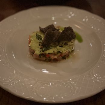 D'vijff Vlieghen - Sea bream tartare - Modern European Near Me - Amsterdam, New Hampshire