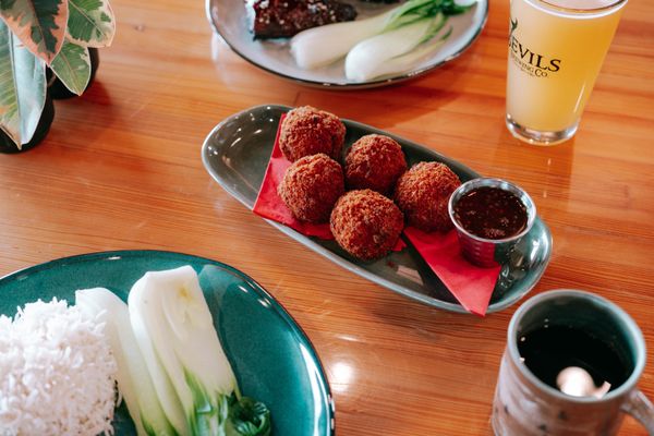 7 Devils Waterfront Alehouse by null