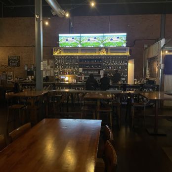Spins Hudson - Bars Near Me - Peekskill, New York