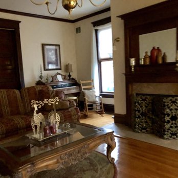 The Social House Inn - Bed & Breakfast Near Me - Carmi, Illinois
