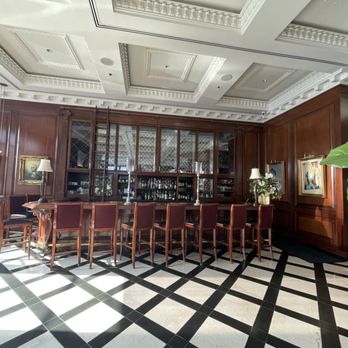 Market Pavilion Hotel - Lobby bar - Hotels Near Me - Charleston, South Carolina Market Pavilion Hotel - Lobby bar - Hotels Near Me - Charleston, South Carolina