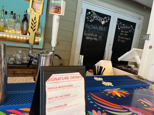 LULU Taqueria + Mezcal by null