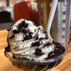 Cruze Farm - 12/3/22: sweet cream with Oreo dusting