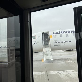 Lufthansa - Shuttle from plane to airport - Airlines Near Me - Los Angeles, California Lufthansa - Shuttle from plane to airport - Airlines Near Me - Los Angeles, California