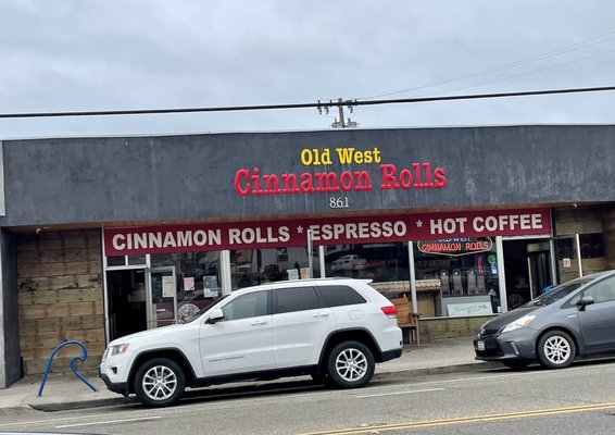 Old West Cinnamon Rolls by null